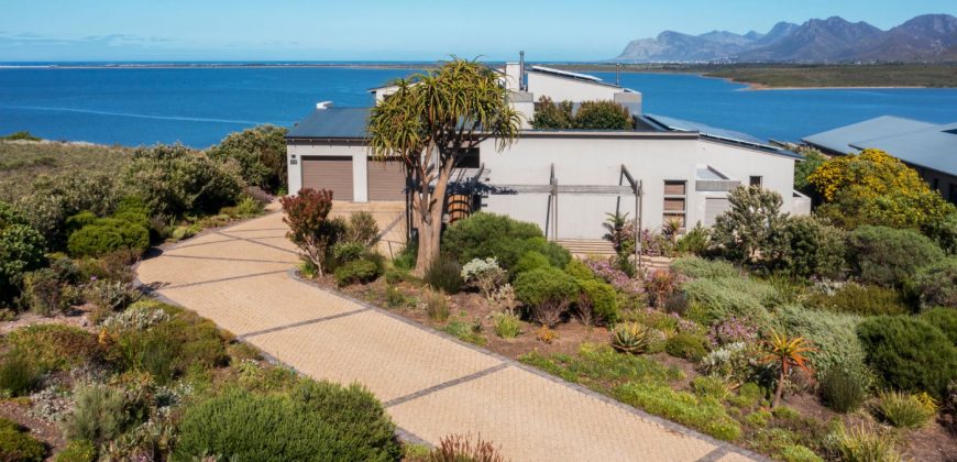 4 Bedroom House Benguela Cove Lagoon Estate, Hermanus