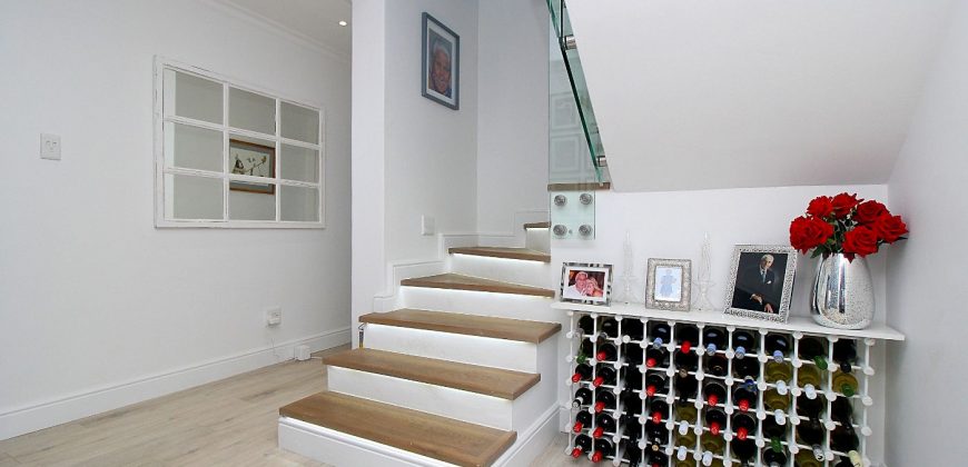 4 Bedroom House Hageland Estate Somerset West